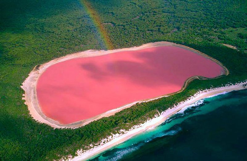 Hồ nước màu "hường" kỳ diệu ở Australia