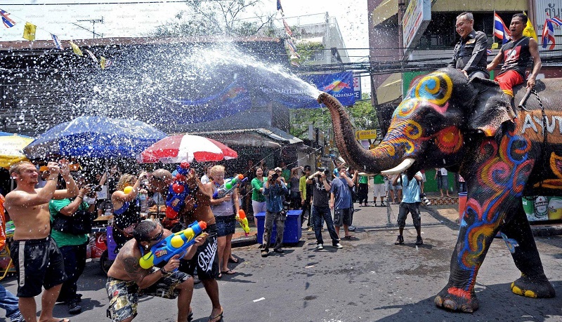 Lễ hội Songkran - Lễ hội té nước lớn nhất thế giới