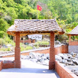 Khu Du lịch Con Sẻ Tre